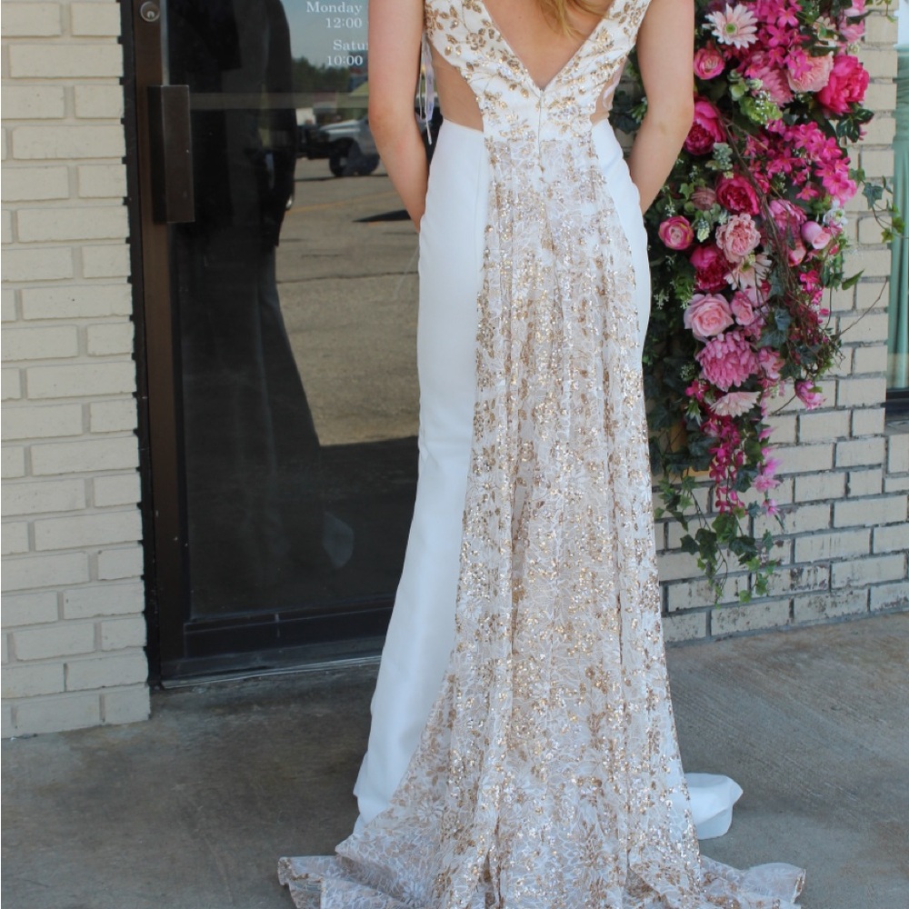 SPARKLE PROM size 4 gown